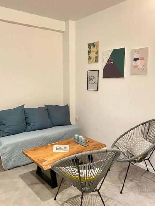 A Place 4U No10 - Garden-Level Getaway 2 Bedroom 2 Bathroom Apartment With Yard Atina Dış mekan fotoğraf